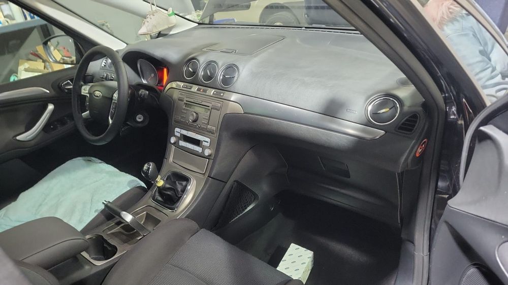 Ford s max com batida