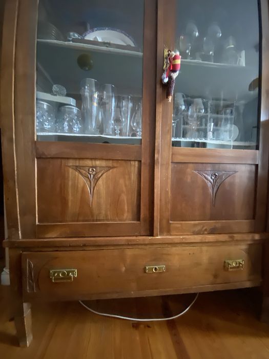 Louceiro cristaleira antigo