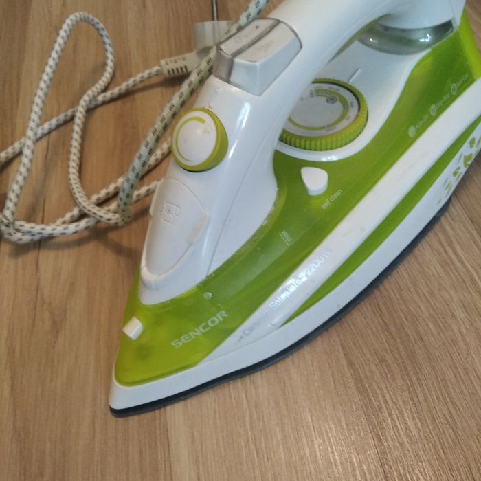 Парова праска Sencor SSI 8440GR 2200W (Керамічна підошва)