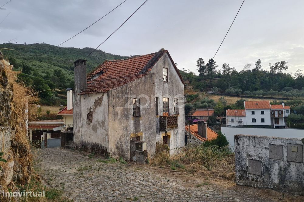 Moradia em ruínas em ALDEIAS | GOUVEIA