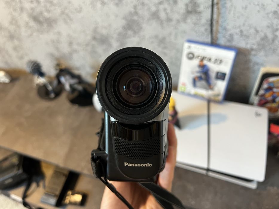 Видеокамеры Panasonic NV-R200 + NV-RX17