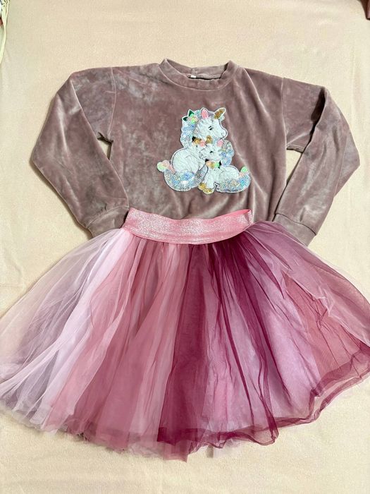 Костюм на дівчинку зріст 128