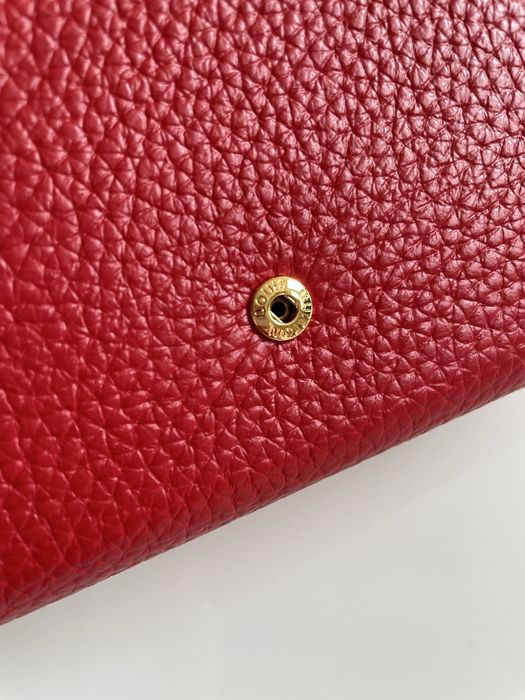 Portfel Louis Vuitton Capucines w kolorze czerwonym