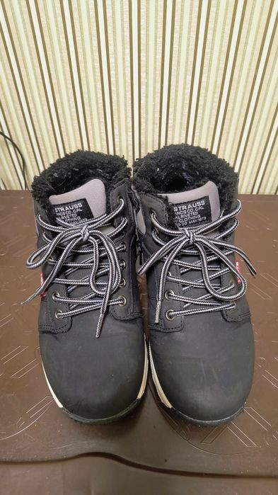 Зимние ботинки Levi's