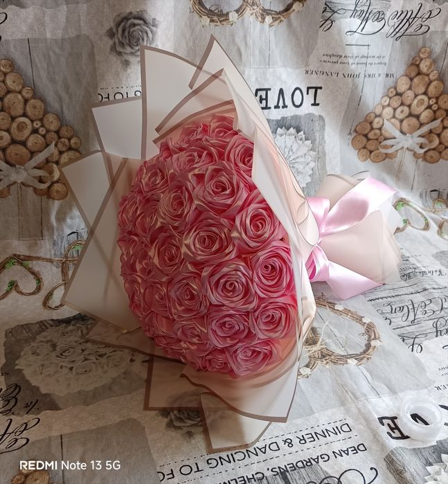 Букети з атласної стрічки.