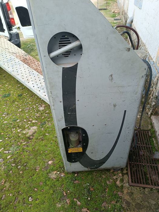 Máquina aparelho carregar ar condicionado