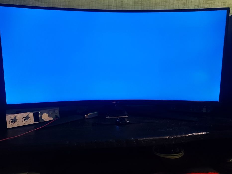 Продам НОВЫЙ монитор ASUS TUF 34" CURVED VG34VQL3A 180Гц.Разрешение 2K