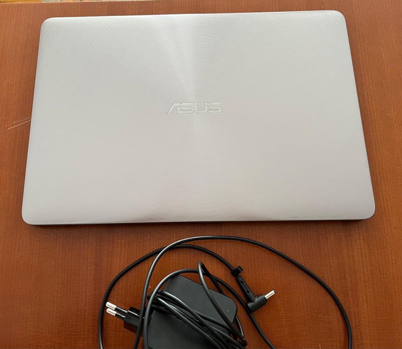Computador Asus UX 330
