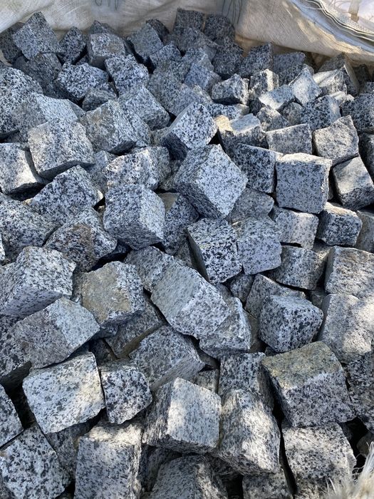 Бруківка,брущатка природній камінь,природный камень