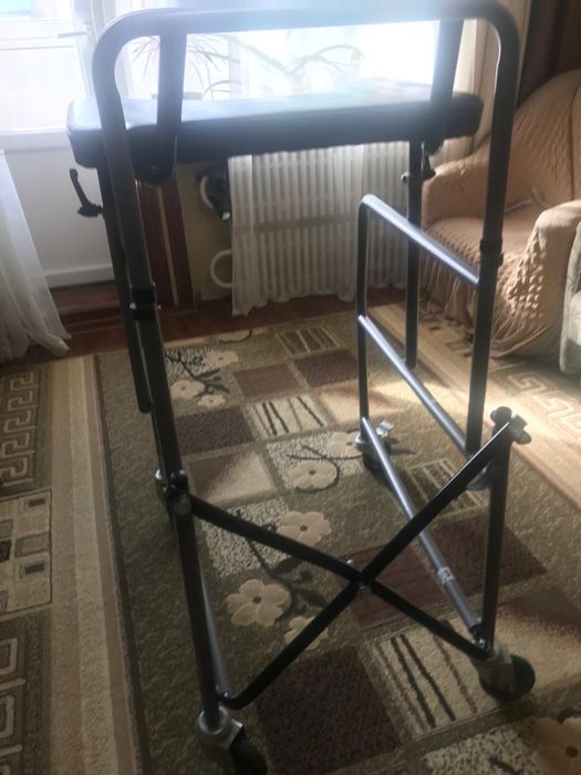 Ходунки медичні