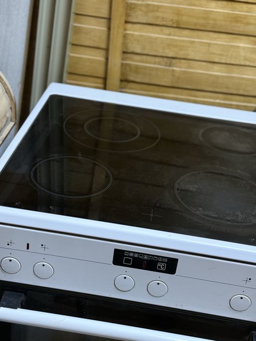 Електична плита з духовкою , все працює! Тільки місто Рівне