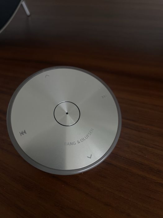 Bang & Olufsen - Comando - Beoplay A8 ou Beosound 8