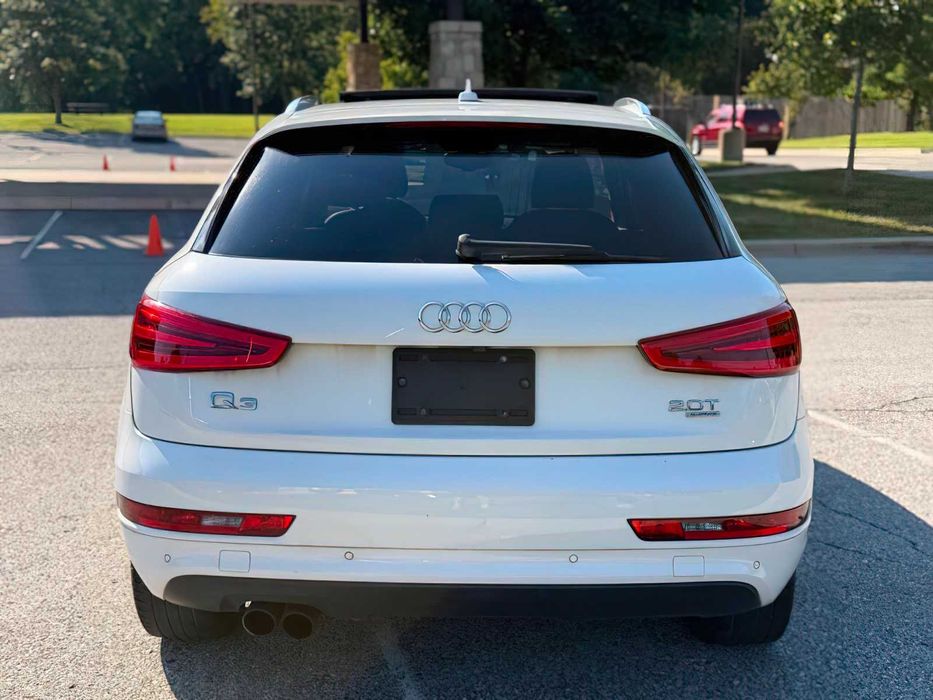 Audi Q3      2015