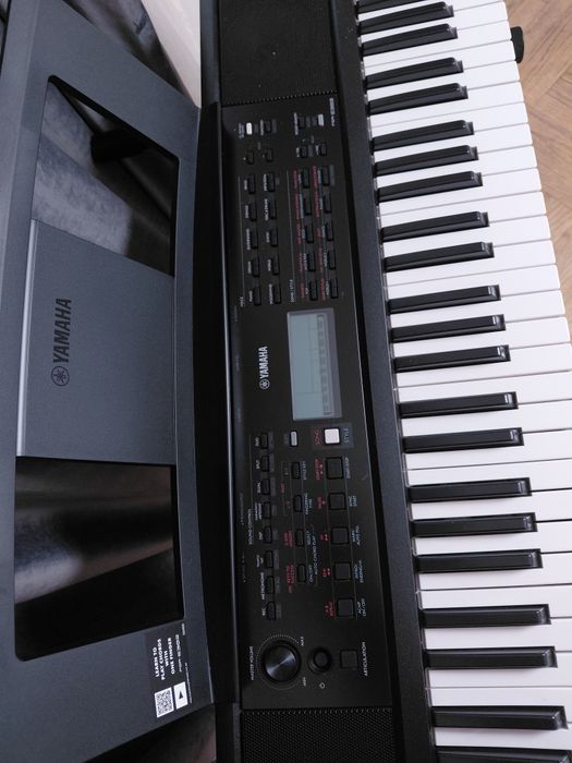 Синтезатор Yamaha PSR-E383 (Стан нового) + X-стійка, пюпітр, перехідник