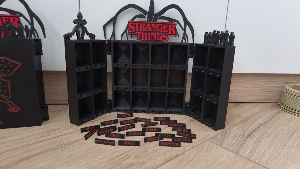 Шкатулка з поличками для фігурок Kinder Stranger Things Дивні Дива