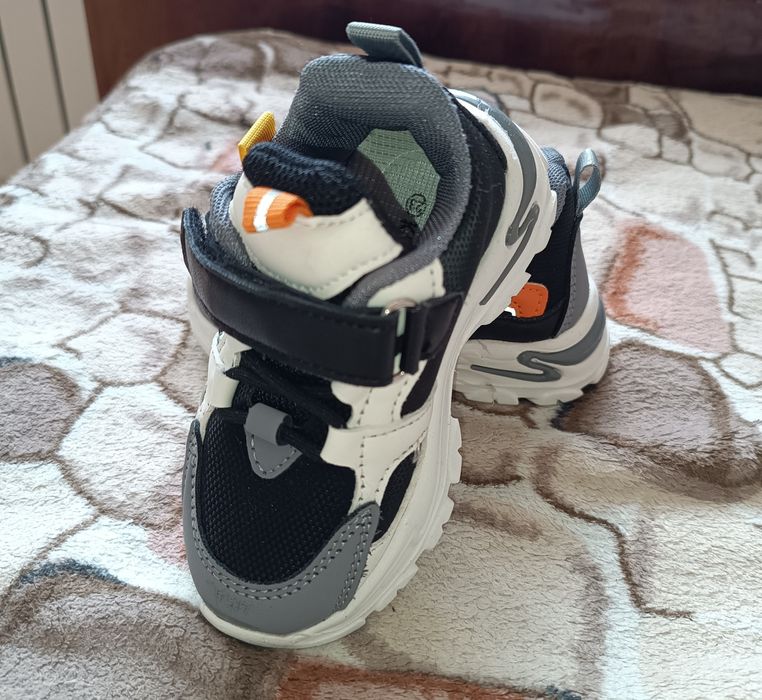 Кроссовки на мальчика