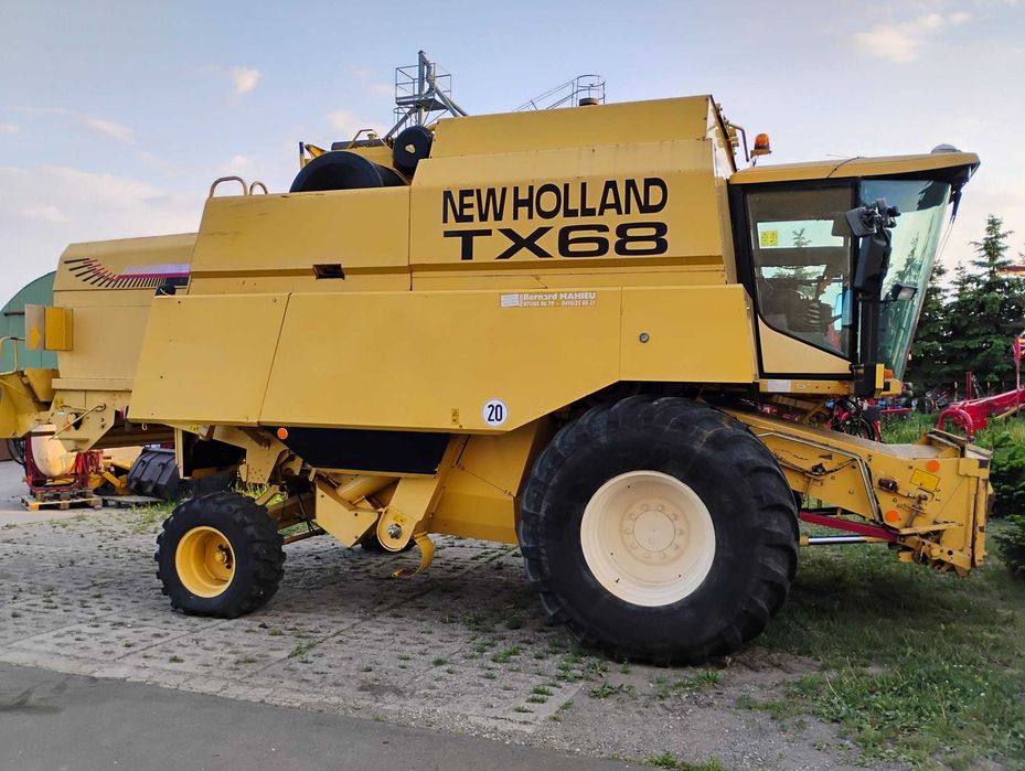 Kombajn New Holland TX68 plus