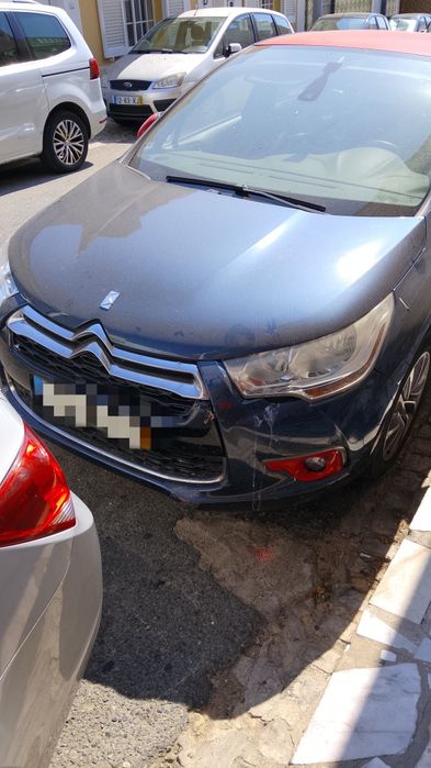 Carro usado à venda