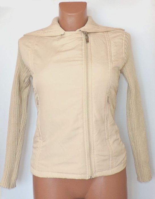 Кофта тепла на замку