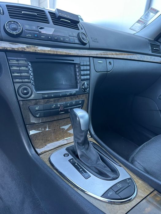 Mercedes-Benz E320 CDI V6 (W211) — Full Extras
