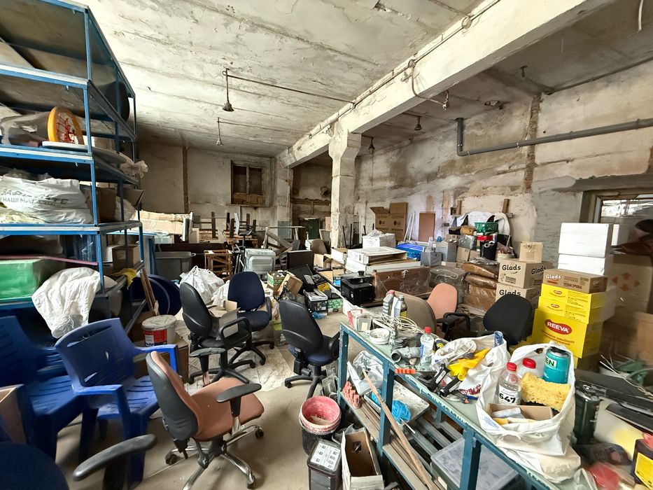 Продаж комерційного приміщення 113,9 м² у зручній локації під ремонт