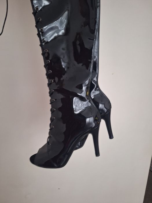 Wysokie błyszczące kozaki do tańca high heels.