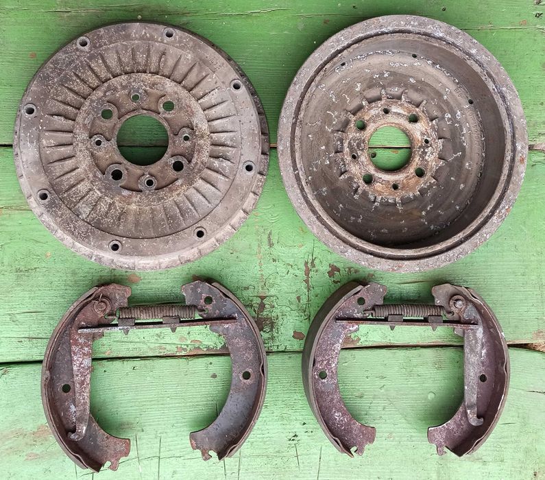 Тормозные барабаны с колодками на Ваз Б/У