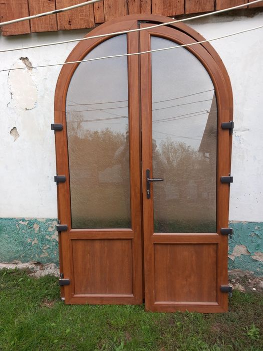 Двері вхідні вуличні