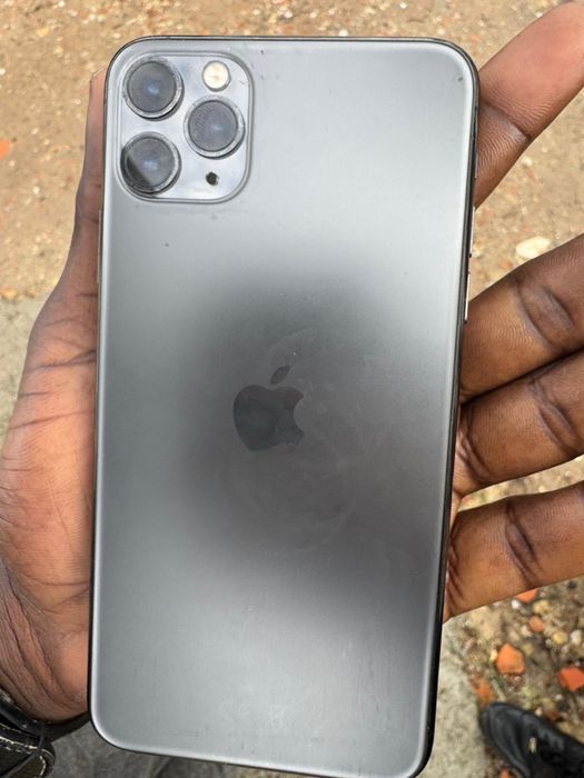 iphone 11 promax por  200€