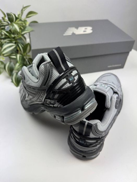Кросівки New Balance 1906r