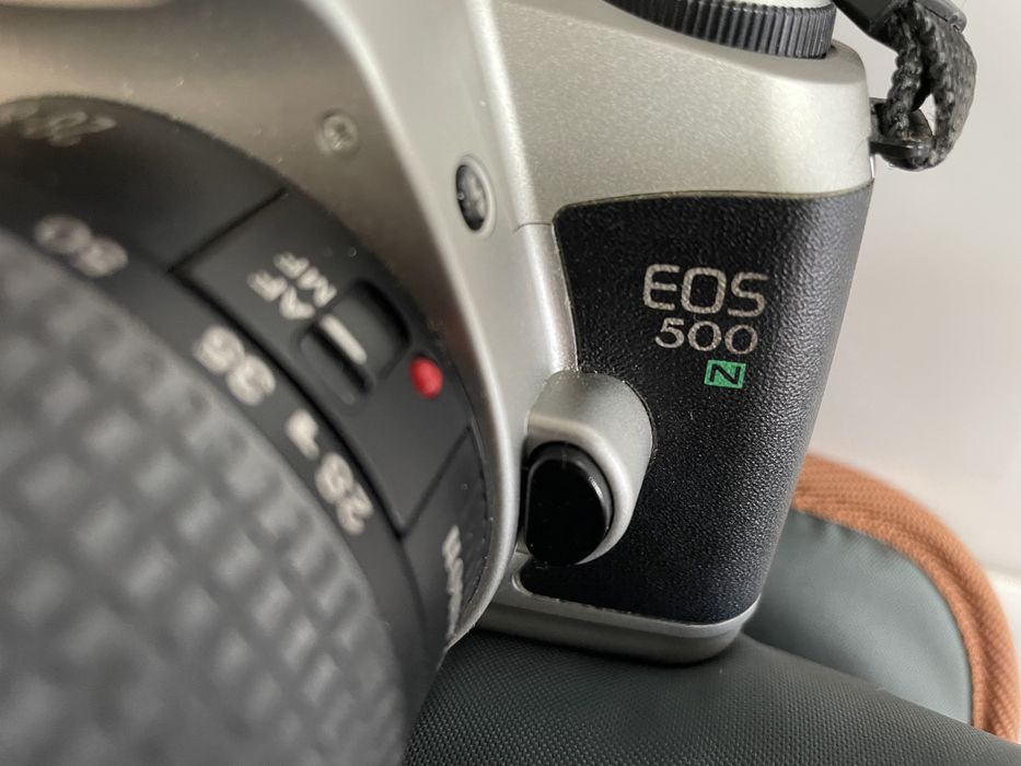 Canon EOS 500N + Lente 28-80 mm