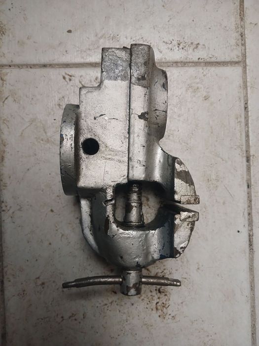 Тисы не большие  Маленькие настольные тисы в рабочем состоянии