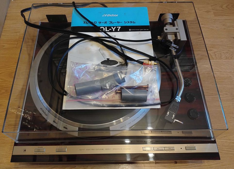Gramofon VICTOR QL-Y7