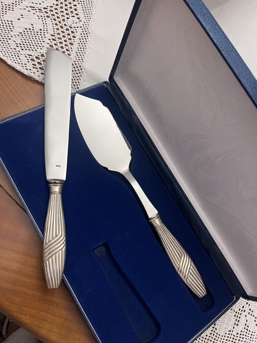 Talheres inox e prata491759166460405762