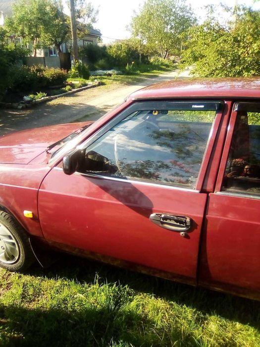 автомобіль Москвіч 2141