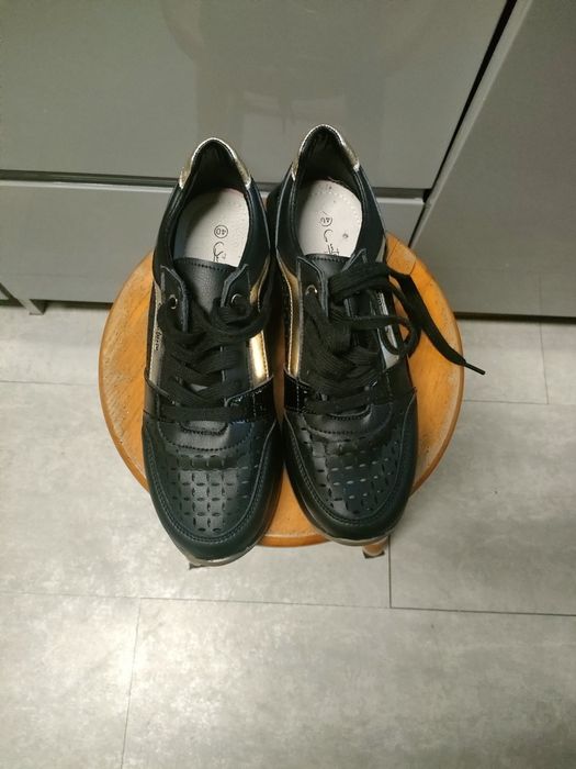 Sprzedam sneakersy damskie