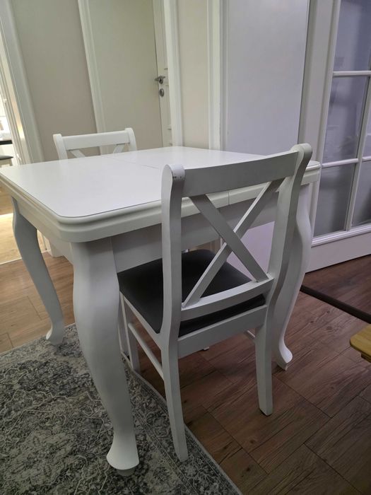 Stół z 4 krzesłami biały glamour 80x80-130