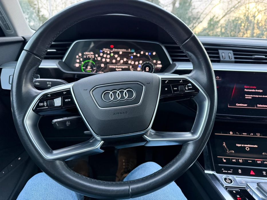 Audi e-tron 55 QUATTRO (IVA dedutível)