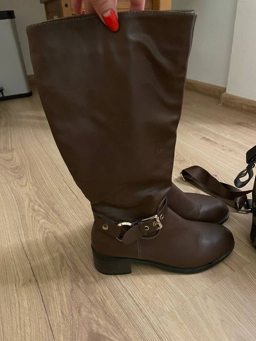Новые сапоги коричневого цвета, кожа. Фирма.