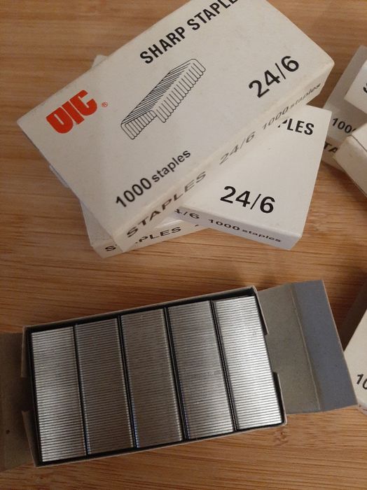 Conjunto de 7 caixas agrafos 24/6