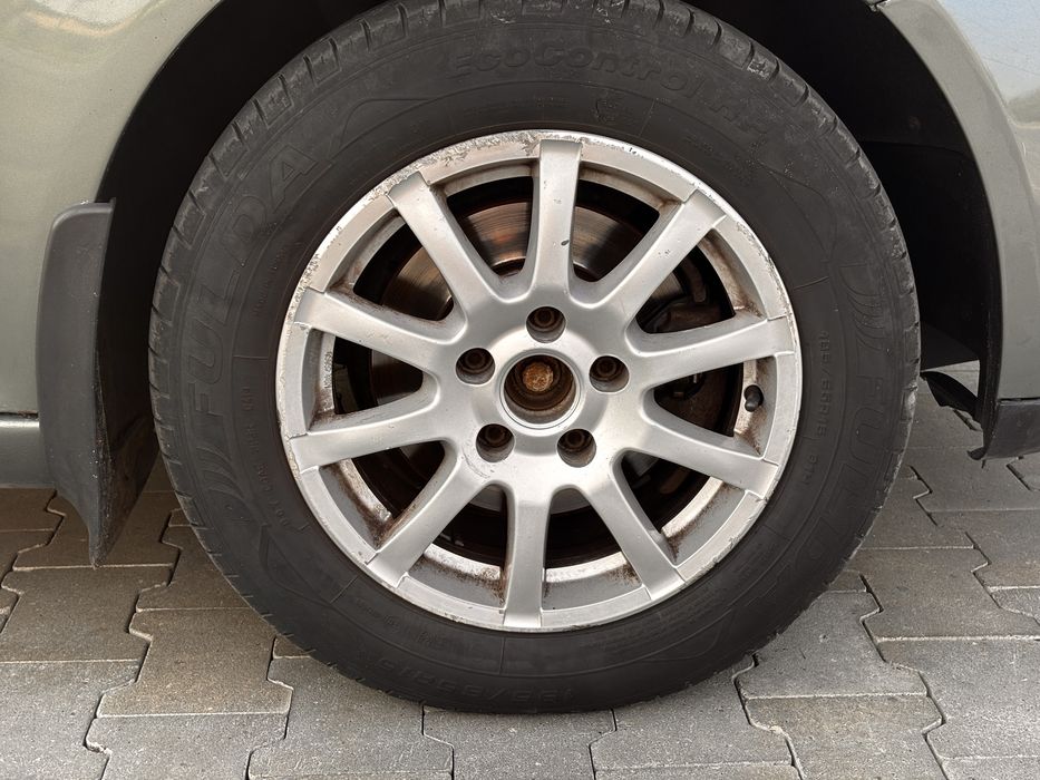VWGolf 5 1.6 2004