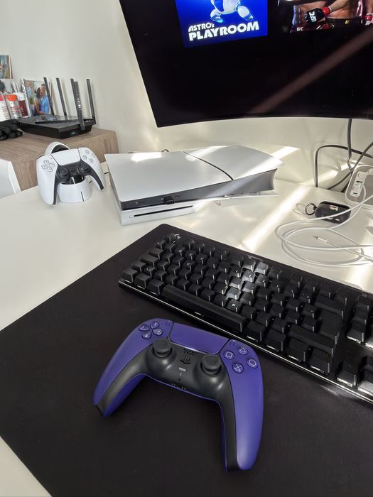 Ps5 z napędem + 2 pady + adapter