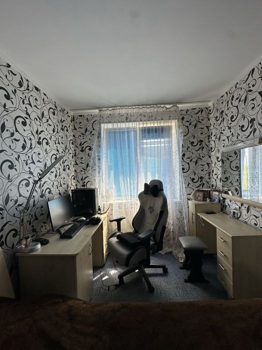 Продаж двохкімнатної в центрі можливо Є відновлення