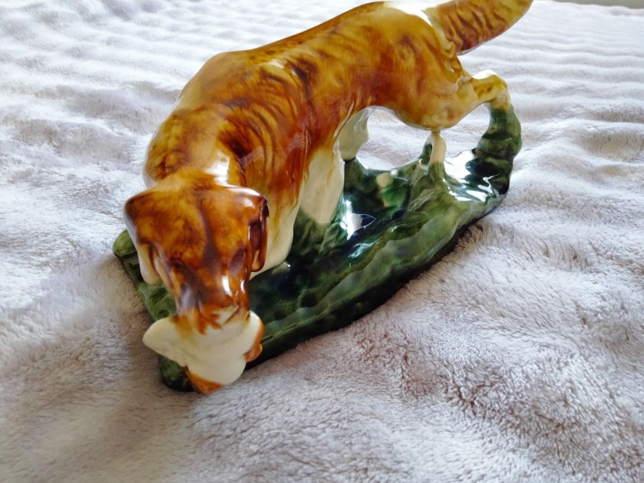 Статуэтка собака с дичью фарфор