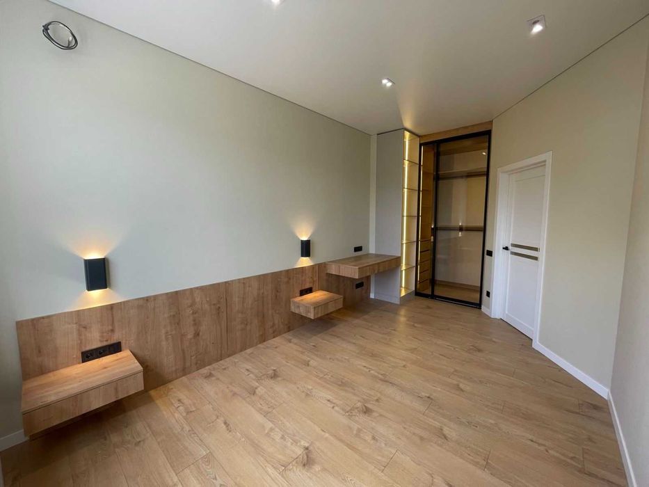 БЕЗ КОМІСІЇ, таун з новим РЕМОНТОМ, Сертифікат ТАК, вул. Давидчука