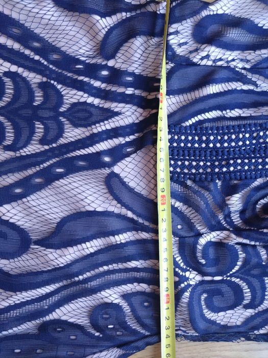 Koronkowa elegancka sukienka Zalando