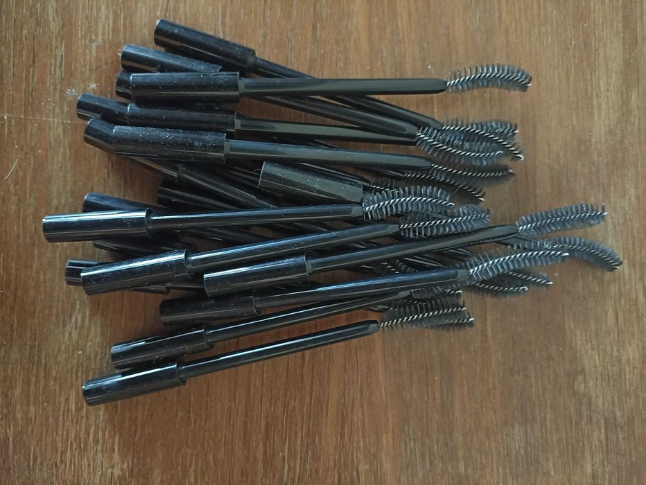 Pincéis maquilhagem e escovas pestanas descartáveis, da Dior