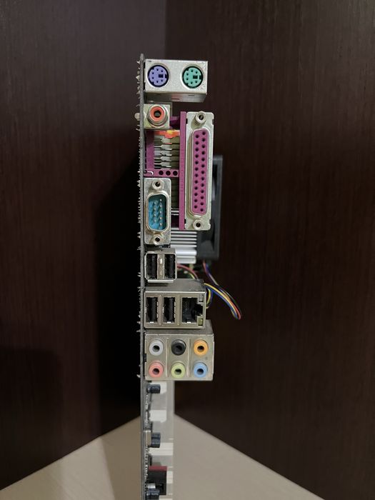 Материньська плата Gigabyte GA-M52L-S3P