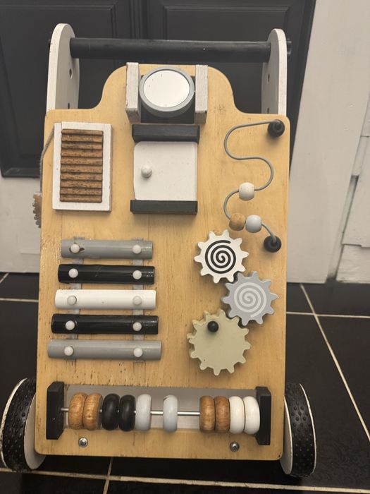 Pchacz drewniany, tablica montesorri