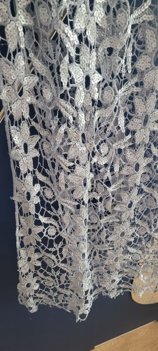 Szal koronkowy z cekinami srebrny